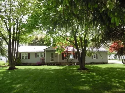602 Ash St, Willard, OH 44890 photo 1