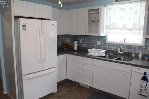 311 Berlin Rd, Huron, OH 44839 photo 7