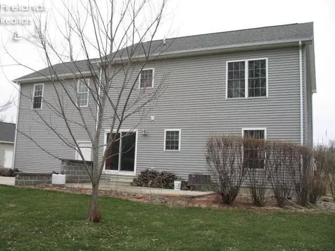 232 Nathan Dr, Clyde, OH 43410 photo 4