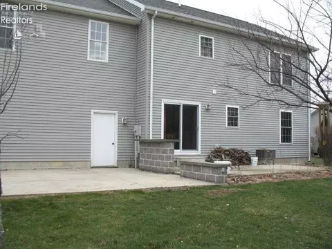 232 Nathan Dr, Clyde, OH 43410 photo 3