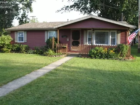 620 Ames St, Clyde, OH 43410 photo 2
