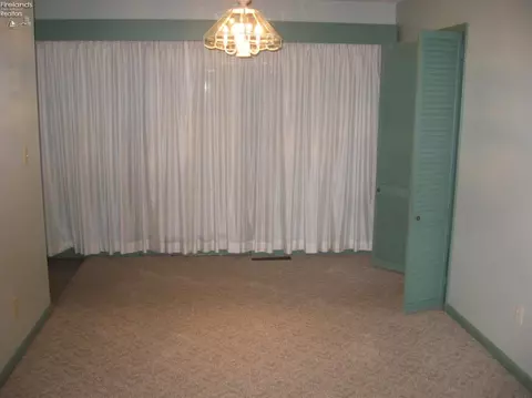311 Forest Hills Dr, Huron, OH 44839 photo 4