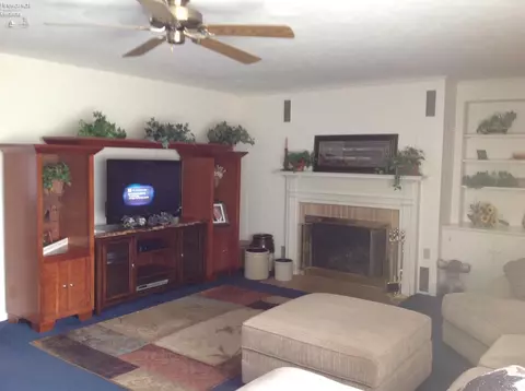143 E Forest St, Clyde, OH 43410 photo 3