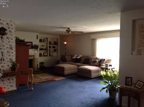 143 E Forest St, Clyde, OH 43410 photo 4
