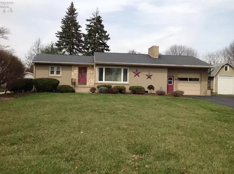 143 E Forest St, Clyde, OH 43410 photo 1