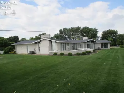 2137 Cedar Pt, Sandusky, OH 44870 photo 1