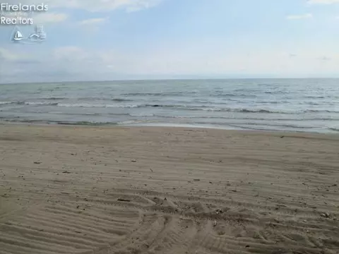 2137 Cedar Pt, Sandusky, OH 44870 photo 4