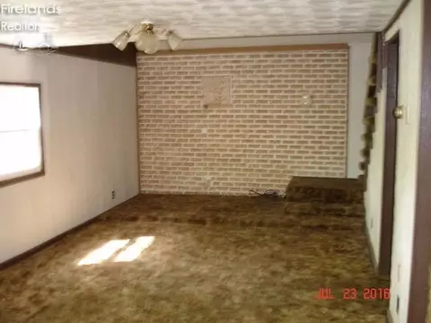 688 Timothy Dr, Willard, OH 44890 photo 3