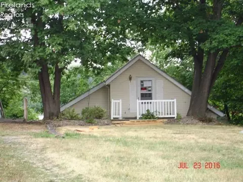 688 Timothy Dr, Willard, OH 44890 photo 1