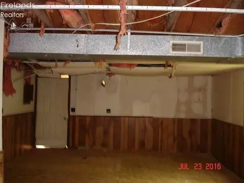 688 Timothy Dr, Willard, OH 44890 photo 9