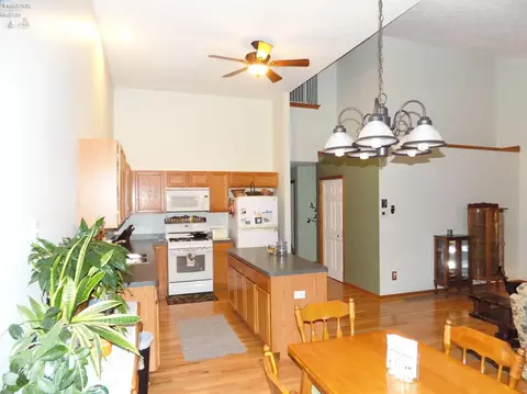 4508 Fields Way, Lorain, OH 44053 photo 2