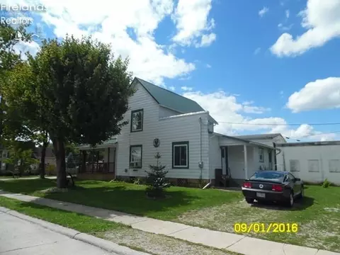 223 E Laurel St, Willard, OH 44890 photo 4