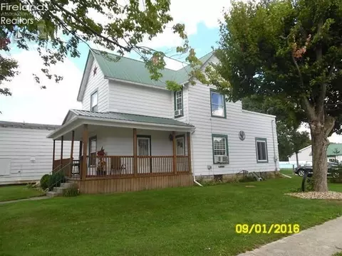 223 E Laurel St, Willard, OH 44890 photo 3