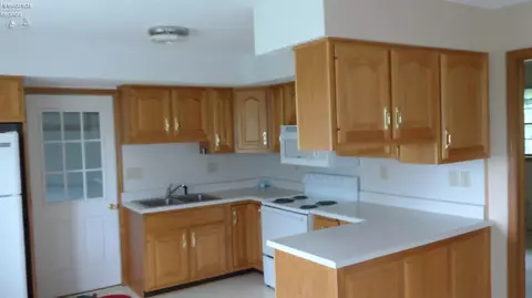 5557 Edmonds Rd, Bellevue, OH 44811 photo 4