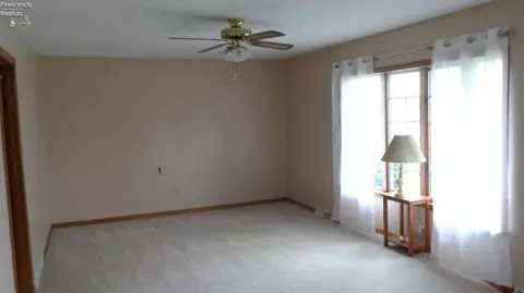 5557 Edmonds Rd, Bellevue, OH 44811 photo 6