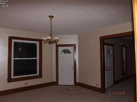528 Fink St, Willard, OH 44890 photo 9