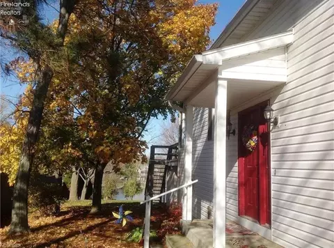 1110 Cherry Dr, Willard, OH 44890 photo 4