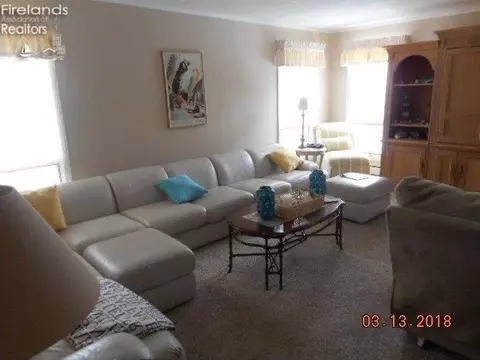 1110 Cherry Dr, Willard, OH 44890 photo 10