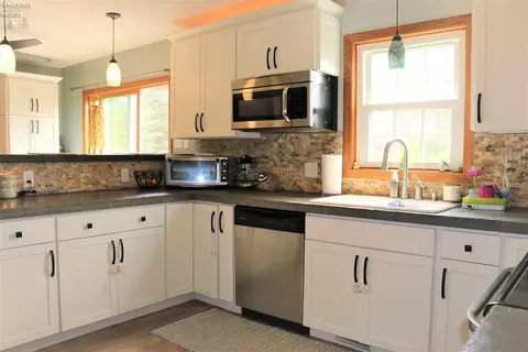 917 Glenview Dr, Huron, OH 44839 photo 9