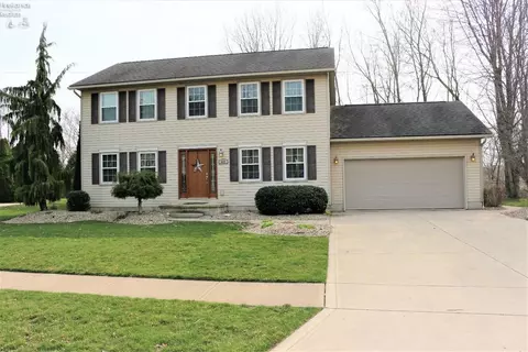 917 Glenview Dr, Huron, OH 44839 photo 1