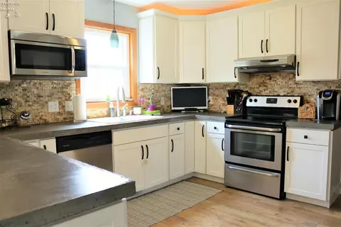 917 Glenview Dr, Huron, OH 44839 photo 8