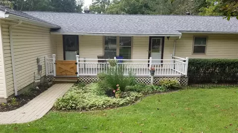 710 Holiday Dr, Willard, OH 44890 photo 2