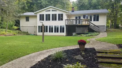 710 Holiday Dr, Willard, OH 44890 photo 3