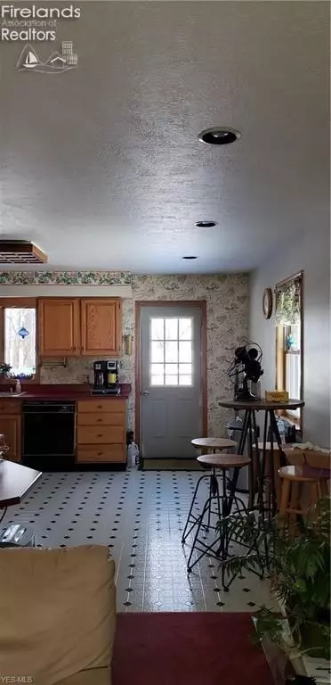 4939 W River Rd, Wakeman, OH 44889 photo 9
