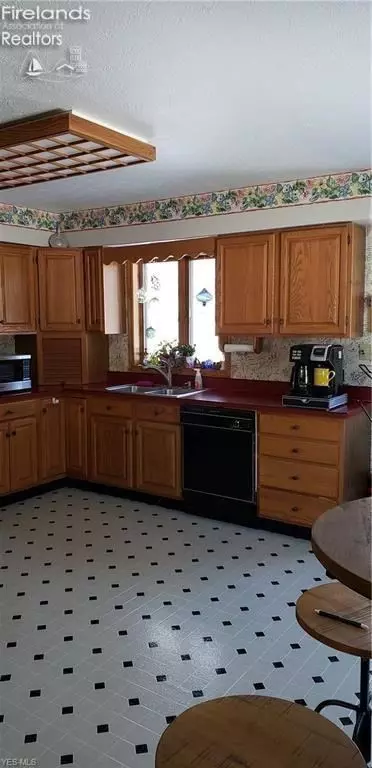 4939 W River Rd, Wakeman, OH 44889 photo 8