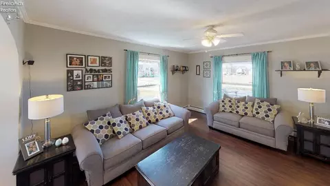 213 W Pearl St, Willard, OH 44890 photo 8