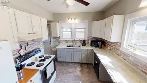 213 W Pearl St, Willard, OH 44890 photo 9
