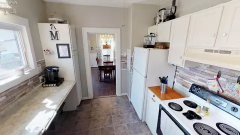213 W Pearl St, Willard, OH 44890 photo 10