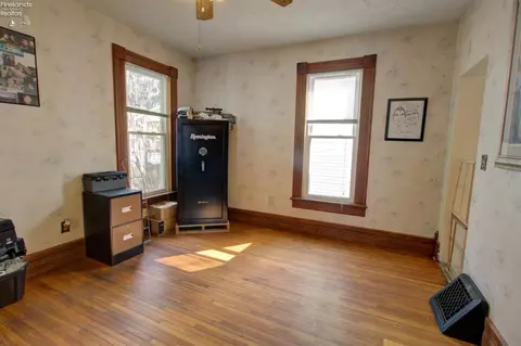 826 E Main St, Bellevue, OH 44811 photo 8