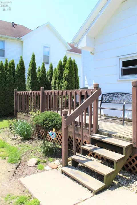 154 Sinclair St, Bellevue, OH 44811 photo 5