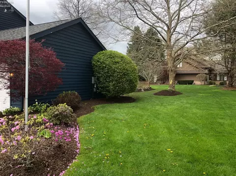 3907 Deerpath Dr, Sandusky, OH 44870 photo 2