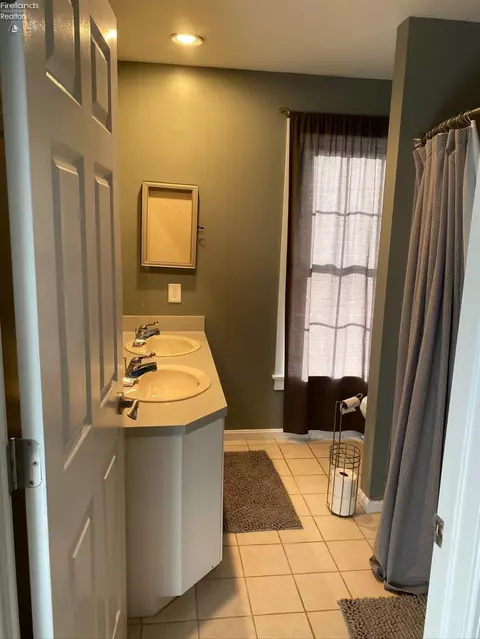 3907 Deerpath Dr, Sandusky, OH 44870 photo 16