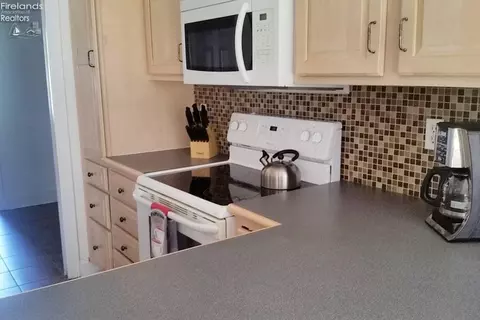 128 Wheeler Dr, Huron, OH 44839 photo 12