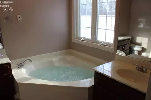 128 Wheeler Dr, Huron, OH 44839 photo 20