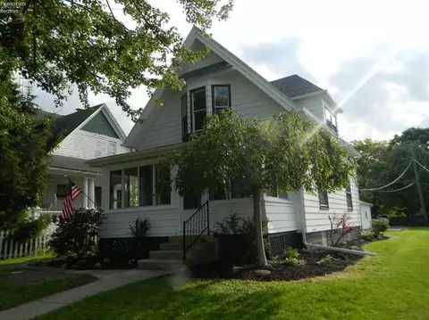 506 Euclid St, Willard, OH 44890 photo 2