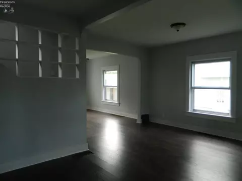506 Euclid St, Willard, OH 44890 photo 4