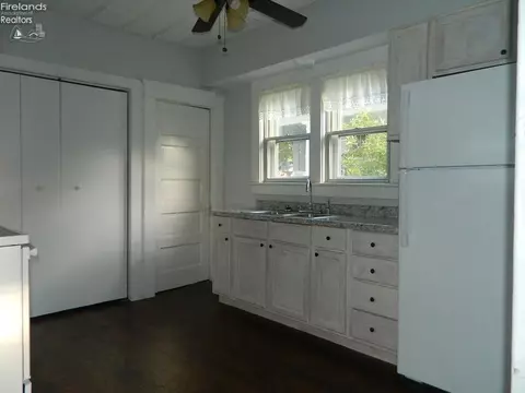 506 Euclid St, Willard, OH 44890 photo 11