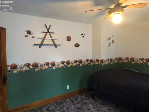 506 Clark St, Willard, OH 44890 photo 11