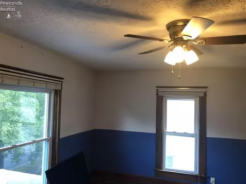 506 Clark St, Willard, OH 44890 photo 6