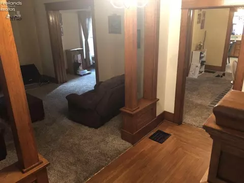 506 Clark St, Willard, OH 44890 photo 12