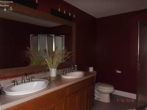 710 Linden Ln, Willard, OH 44890 photo 12