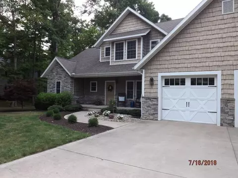 710 Linden Ln, Willard, OH 44890 photo 2