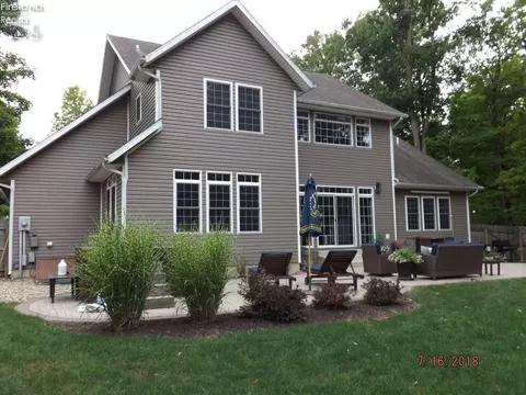 710 Linden Ln, Willard, OH 44890 photo 3