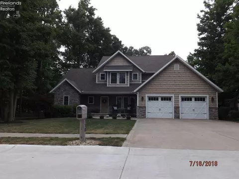 710 Linden Ln, Willard, OH 44890 photo 1