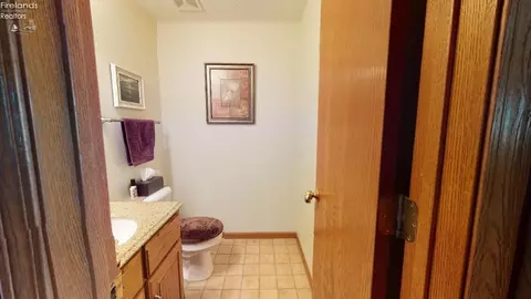 807 Armstrong St, Willard, OH 44890 photo 11
