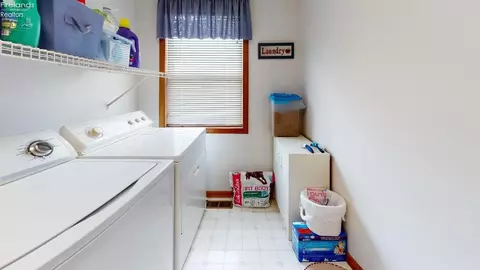 807 Armstrong St, Willard, OH 44890 photo 12